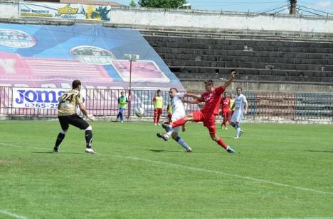 Surpriză: FC Bihor a învins lidera Gloria Bistriţa cu 2-0 (FOTO)