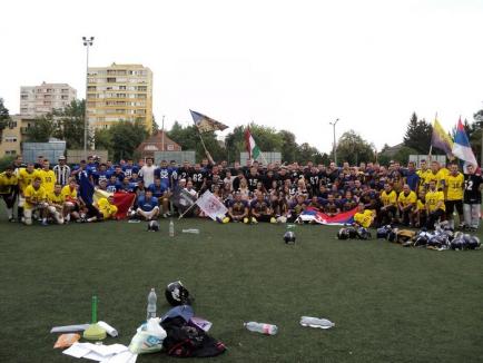 "Fotbalişti americani" de la Oradea Stars au participat la un turneu internaţional la Nyiregyhaza
