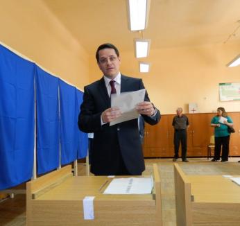 Ministrul Hellvig a venit de la Bucureşti ca să voteze pentru "continuitate" la Primăria Oradea 