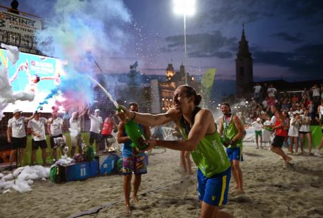 Oradea Beach Volleyball Tournament a ajuns la final. Vaida Beata - Nagy Eszter și Chafic Saliba - Joe El Azzi, perechile câștigătoare (FOTO)