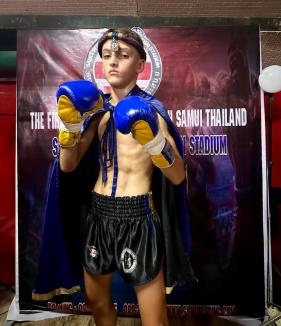 Orădeanul Beni Iluț a obținut în Thailanda și cea de-a treia victorie în meciurile profesioniste de Muay Thai (FOTO)