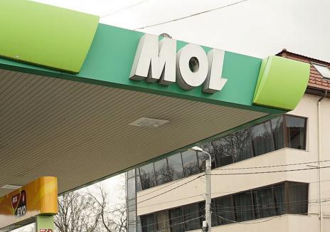 Prețul la combustibili în Ungaria: MOL limitează la maximum 50 de litri pe zi cantitatea pe care șoferii o pot cumpăra la preț plafonat