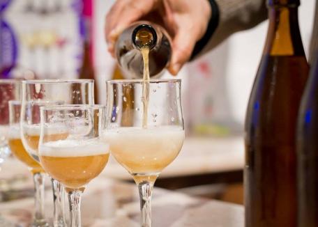 Bere de plăcere: Un universitar din Oradea produce o 'bere de casă' premiată la competiţii internaţionale (FOTO)
