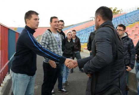 Membrii galeriei "Peluza Nord" s-au întâlnit cu antrenorul Claudiu Niculescu (FOTO)