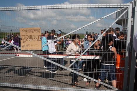 Scandal: Angajaţii Hanil au protestat în curtea societăţii şi se pregătesc de şomaj