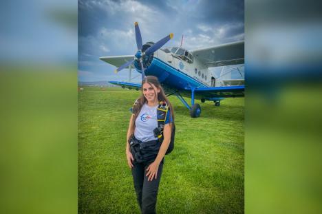 Balul caritabil n-a fost de ajuns: Campioana Bianca Creț va primi o parașută pe mărimea ei, dar mai are nevoie de donații pentru a continua performanța