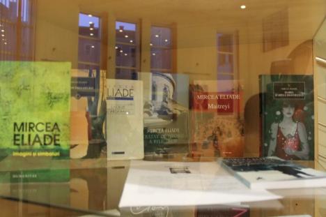 Expoziții noi la Biblioteca Judeţeană: 'Personalităţi ale culturii româneşti' şi 'Ziua Culturii Naţionale - 15 ianuarie'
