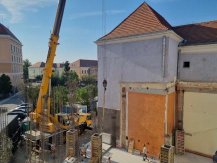 Biblioteca non-stop: Biblioteca Județeană din Oradea va avea servicii non-stop de împrumutare a cărților (FOTO)