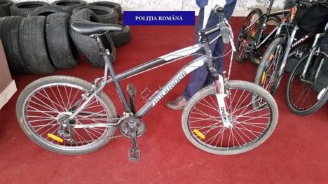 Hoţ de biciclete, prins de polițiști: 6 biciclete furate au fost recuperate (FOTO)