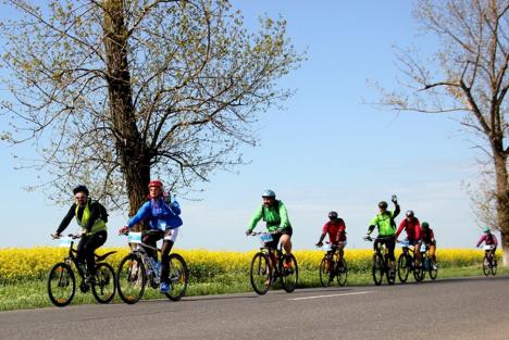 'Lasă butoniada, vino la pedaliada!': Bicicliştii pasionați, invitați să pedaleze din Oradea până în Ungaria
