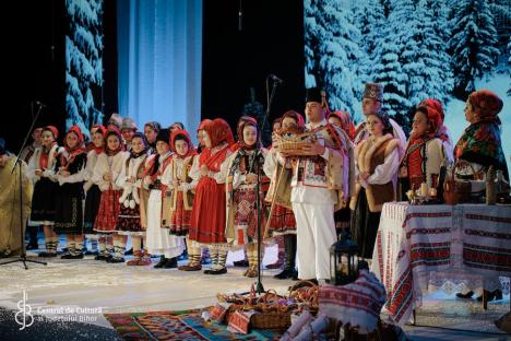 Casa de Cultură a Sindicatelor din Oradea a fost plină la concertul „Bihorul colindă”. Episcopul Sofronie, în rolul de gazdă (FOTO)