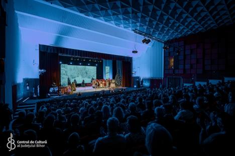 Casa de Cultură a Sindicatelor din Oradea a fost plină la concertul „Bihorul colindă”. Episcopul Sofronie, în rolul de gazdă (FOTO)