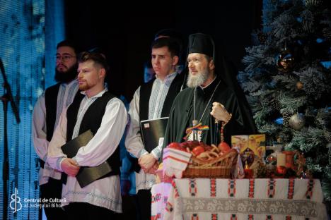 Casa de Cultură a Sindicatelor din Oradea a fost plină la concertul „Bihorul colindă”. Episcopul Sofronie, în rolul de gazdă (FOTO)