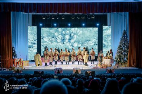 Casa de Cultură a Sindicatelor din Oradea a fost plină la concertul „Bihorul colindă”. Episcopul Sofronie, în rolul de gazdă (FOTO)