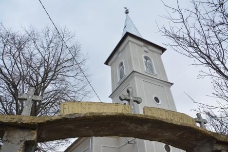 În plata Domnului: Consiliul Local din Copăcel a scos ultimii bani de la investiții ca să-i dea… bisericilor