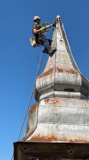 O biserică de lemn din Bihor, monument istoric din secolul XVIII, salvată de la degradare (FOTO)