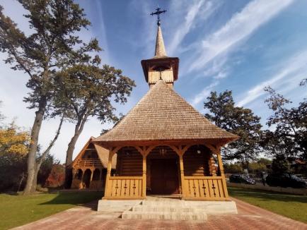 Biserica de lemn construită în incinta Complexului President din Băile Felix a fost târnosită (FOTO)