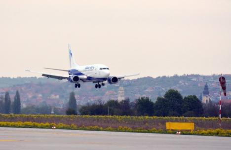 Zborul Blue Air de la Bucureşti la Oradea, întârziere de câteva ore. Pasagerii au fost daţi jos din aeronavă de două ori