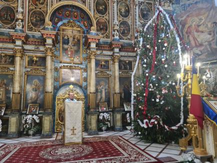 Bobotează cu mai puțini credincioşi la Biserica cu Lună şi la Catedrala Sfântul Nicolae din Oradea (FOTO)