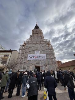 „Sfințire, sănătate și binecuvântare”. De Bobotează, credincioșii au primit agheasmă la catedralele și bisericile din Oradea (FOTO)