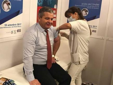 Bodog cel vaccinat: Ministrul Sănătăţii anunţă târziu cumpărarea de vaccinuri antigripale