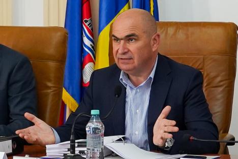 Moș Bolojan, fără cozonaci: Ce cadou le-a făcut președintele CJ aleșilor județului în ultima ședință din an