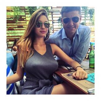 Politicianul Cristian Boureanu, în tandreţuri cu iubita în vârstă de 18 ani (FOTO)