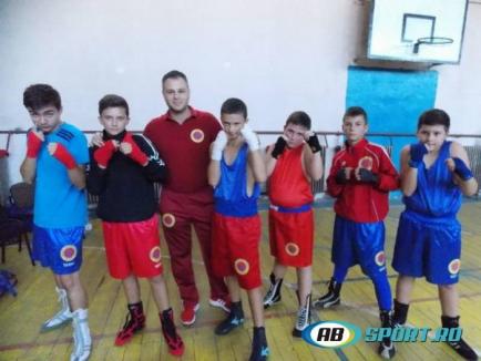 Tinerii pugiliști de la Basti Box Salonta au obținut cinci clasări pe primul loc la Cupa CSO Cugir