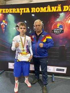 Mădălin Călugăr, de la Crişul Oradea, a devenit campion naţional de juniori la box (VIDEO)