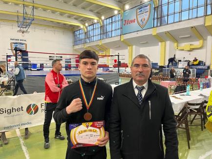 Două medalii pentru sportivii de la Basti Box Salonta, la Cupa României pentru seniori din acest an (FOTO)