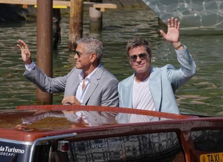 George Clooney şi Brad Pitt au atras atenția la Festivalul de Film de la Veneţia (FOTO)