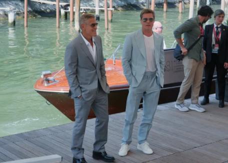 George Clooney şi Brad Pitt au atras atenția la Festivalul de Film de la Veneţia (FOTO)