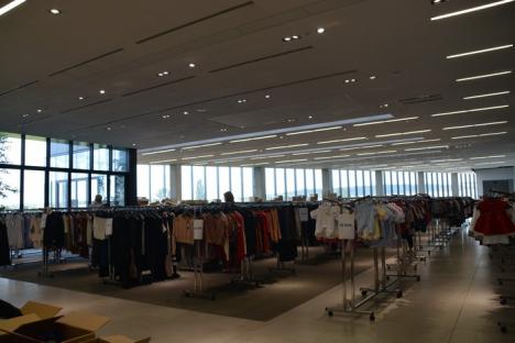 Hai la cumpărături! La târgul Brands 4 Friends, de la Oradea Trade Center, găseşti 25.000 de produse, cu preţuri între 35 şi 100 de lei (FOTO)