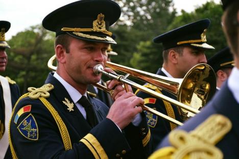 La mulţi ani, Oradea! Fanfara militară a Brigăzii 30 Gardă 'Mihai Viteazul' va concerta pe 12 octombrie în Piaţa Unirii