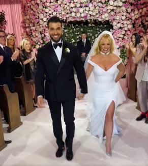 Britney Spears s-a căsătorit pentru a treia oară. La nuntă, nu și-a sărutat doar soțul, ci și pe... Madonna (FOTO/VIDEO)