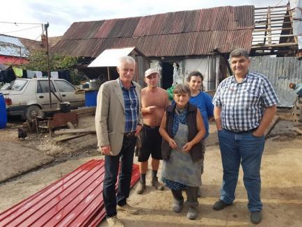Prefectul Ioan Mihaiu mulţumeşte bugetarilor şi firmelor care au ajutat la repararea caselor stricate de furtună (FOTO)