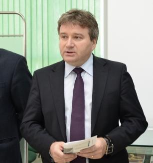 E oficial: Constantin Bungău este noul rector al Universităţii din Oradea