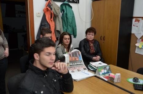Liceeni pasionaţi de jurnalism, în vizită la BIHOREANUL (FOTO)