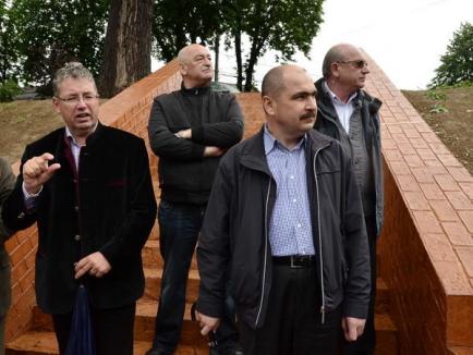 Pasztor şi Bolojan au inaugurat un nou tronson de promenadă pe malul Crişului (FOTO)
