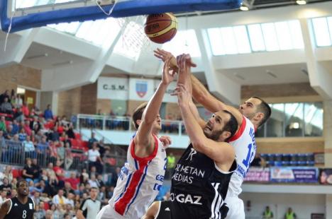 CSM Oradea a câştigat cu greu meciul de acasă împotriva lui Gaz Metan Mediaş (FOTO)