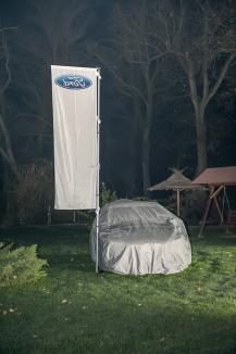 Lansare cu surprize: O orădeancă a primit cadou de la soţul ei noul Ford Focus (FOTO)