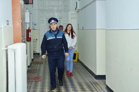 Acuzată că şi-a ucis mama, Krisztina Pazurik a cerut să fie judecată cu uşile închise! (FOTO)