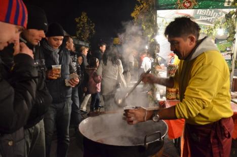 Vinul fiert, vedeta festivalului de la Sala Sporturilor (FOTO)