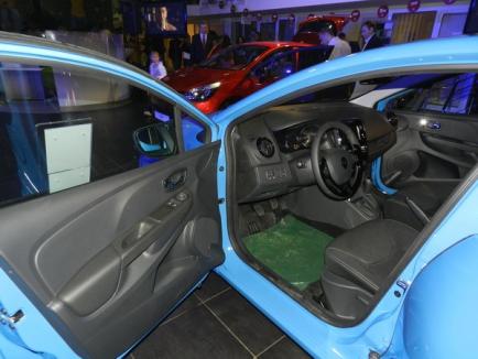 Ai permis? Poţi încerca o maşină la Auto Bara: noul Renault Clio (FOTO)