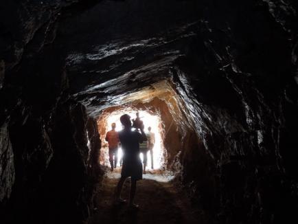 Unică în România, peştera cu cristale din mina Farcu s-a deschis turiştilor (FOTO)