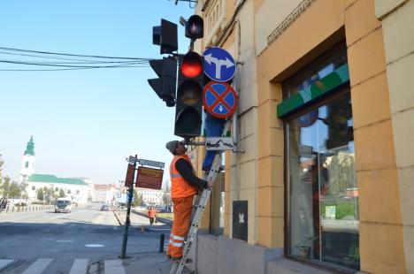 Cu sens dublu: Se instalează noile indicatoare pe Alecsandri şi Moşoiu (FOTO)