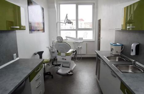 Veste bună pentru copiii din Marghita: Primăria a deschis primul cabinet stomatologic școlar, unde preșcolarii și elevii primesc tratamente gratuite (FOTO)