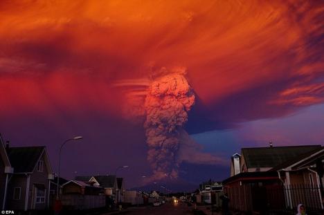 Imagini spectaculoase în Chile, după ce un vulcan a erupt prima oară în ultimii 50 de ani (FOTO)