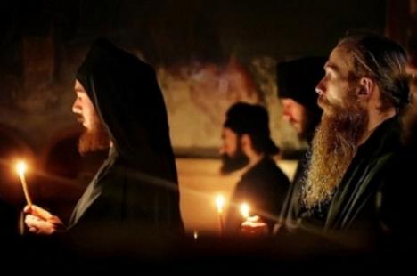 Călugării de pe Muntele Athos cer graţierea lui Gigi Becali