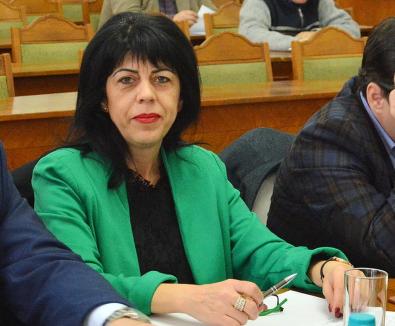 Discret, liberalii au instalat o şefă nouă la ARR Bihor: Camelia Dulca, fosta patroană a Fulger Taxi şi şefă în PNL Oradea